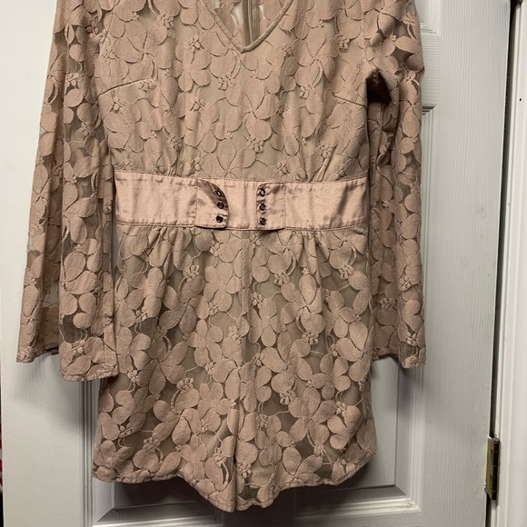 Soiéblu lace romper - Picture 1 of 8